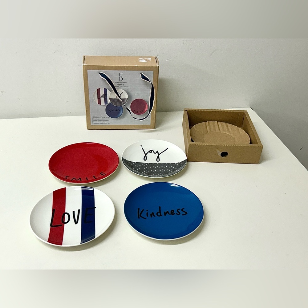 Discontinued Royal Doulton Ellen Degeneres Set of 4 6.2” Virtue Signal Plates